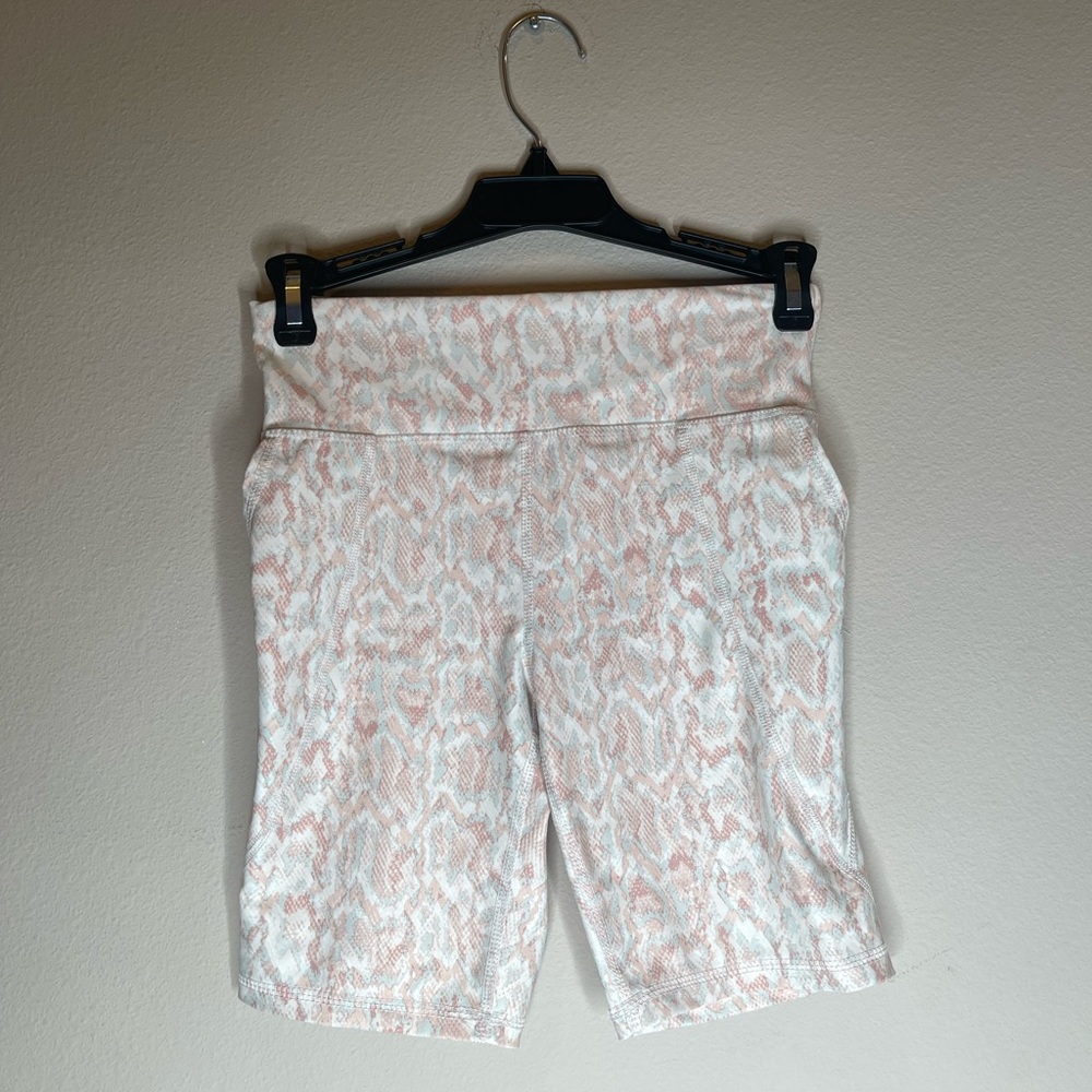 Old navy girls pastel snake print biker shorts. Girls size L (10-12)